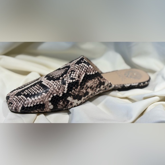 Vince Camuto Women's Snake Print Mules - Black and Cream Size 9 - Picture 4 of 11